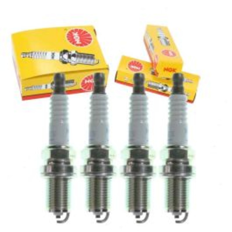4 pc NGK Standard Spark Plugs for 1994-1997 Geo Tracker 1.6L L4