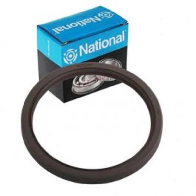 National Rear Engine Crankshaft Seal for 2003-2005 Ford E-350 Club Wagon