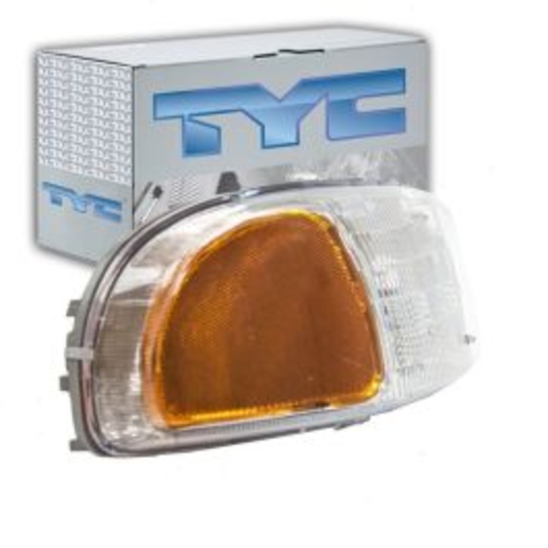 TYC Right Headlight Assembly for 1999-2006 GMC Yukon